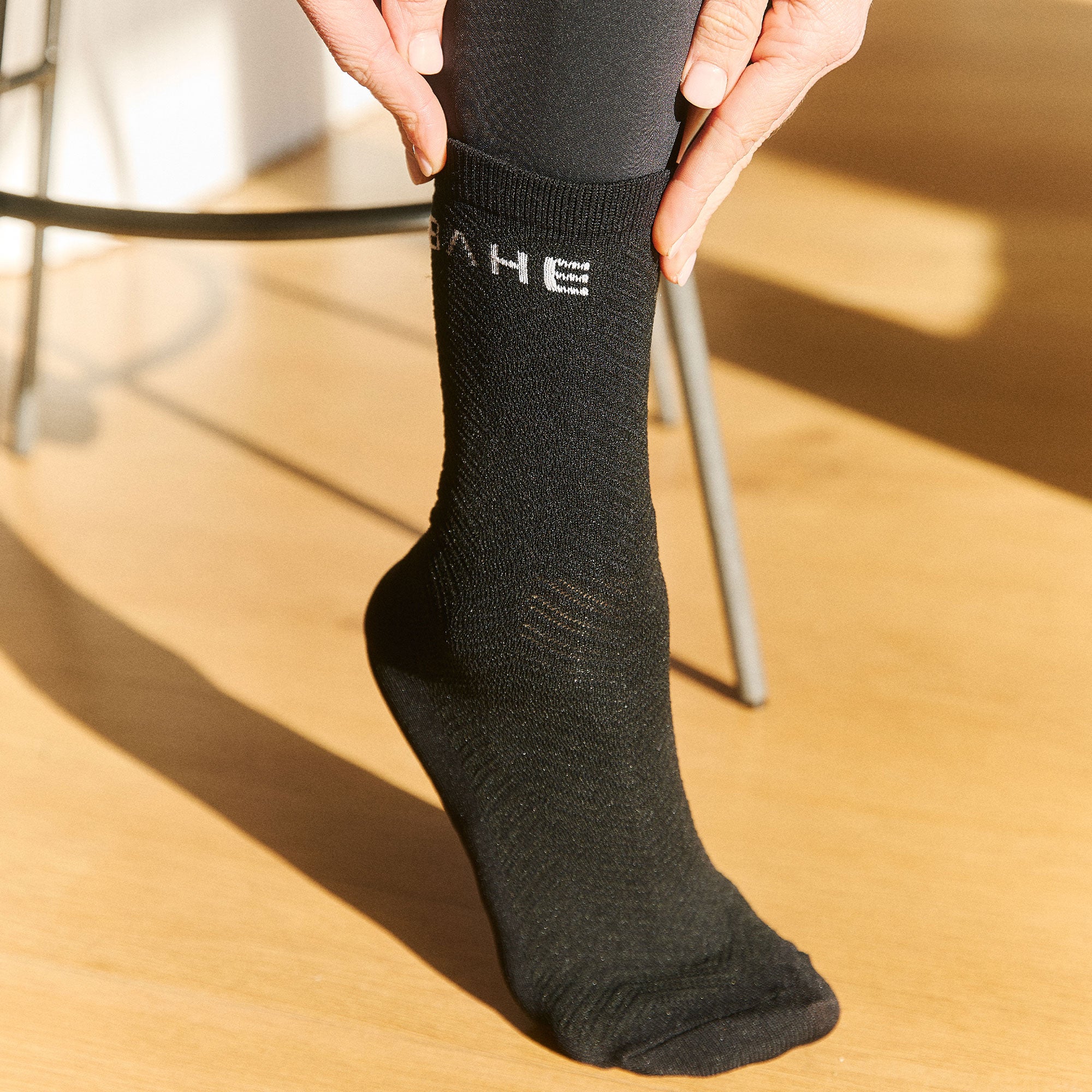STUDIO GRIPPY CREW SOCKS ANTHRACITE